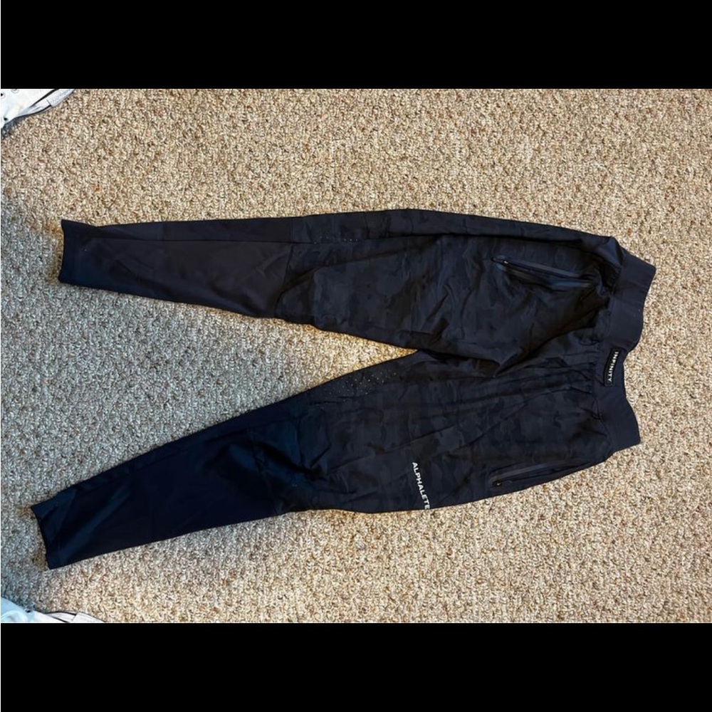 Alphalete joggers size M